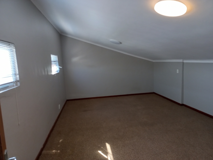 To Let 3 Bedroom Property for Rent in Gatesville Western Cape